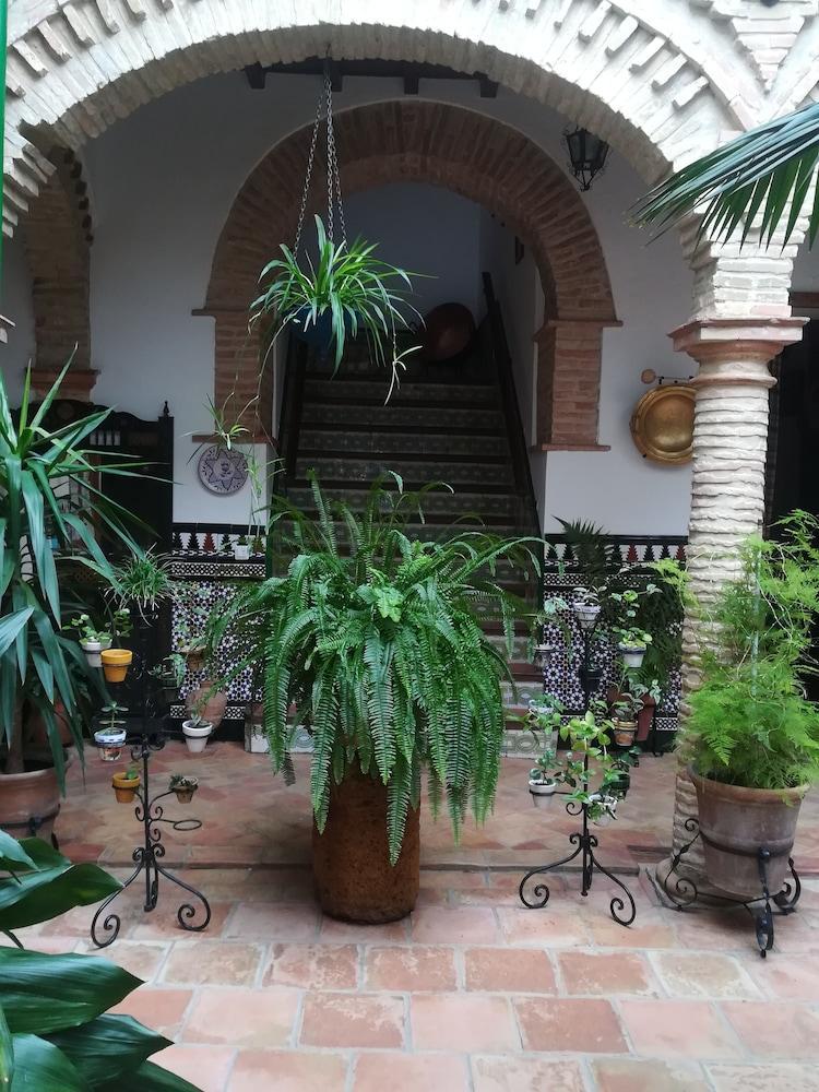 Hostal Comercio Carmona  Bagian luar foto