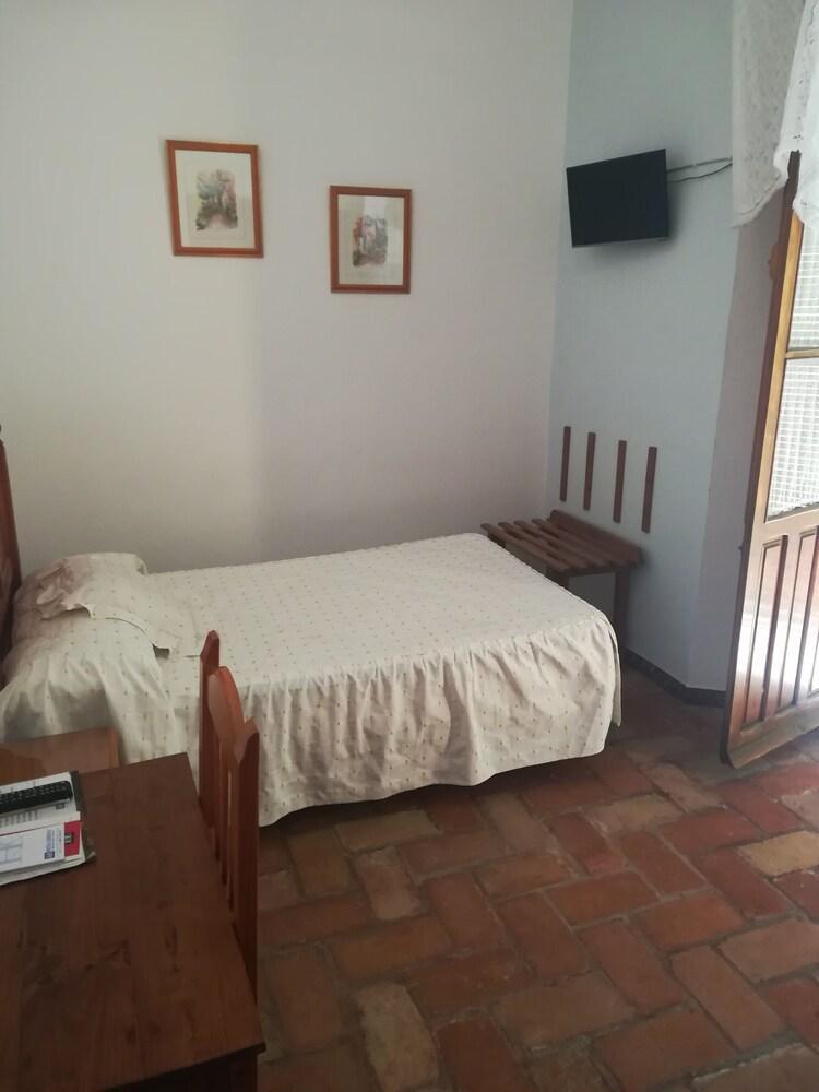 Hostal Comercio Carmona  Bagian luar foto